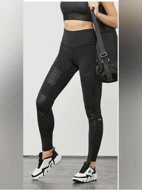 Alo Yoga Women's High-Waist Moto Leggings in black size small yoga workout  run